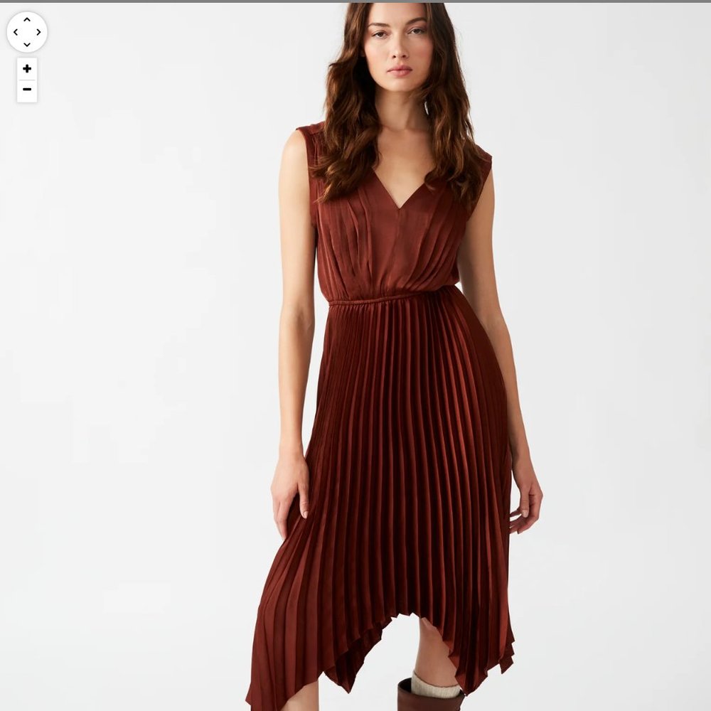 Steve Madden Donna V-neck brown satin dress